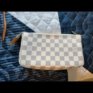 Louis Vuitton Damiar Azur Pochette